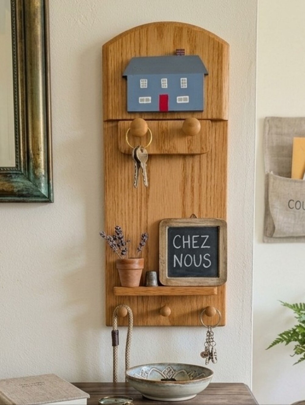 Vintage Wooden House Wall Key Holder – Country Farmhouse Décor